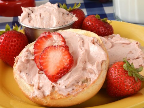 Strawberry Cream Cheese Recipe, smooth and creamy spread made from cream cheese, sugar, and fresh strawberries