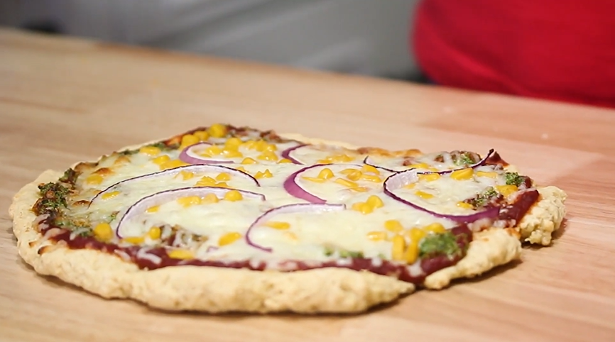 grilled pizza with red peppers, broccoli, and onions recipe