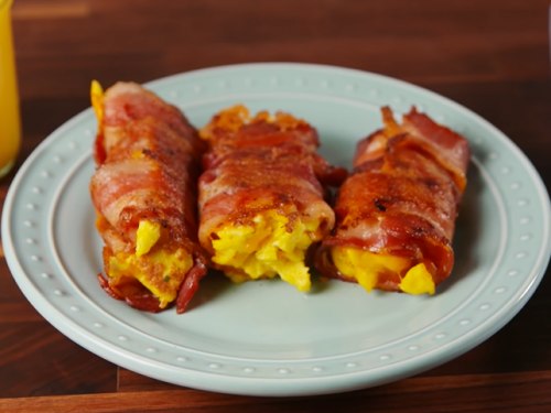 quick eggs with bacon and gorgonzola recipe