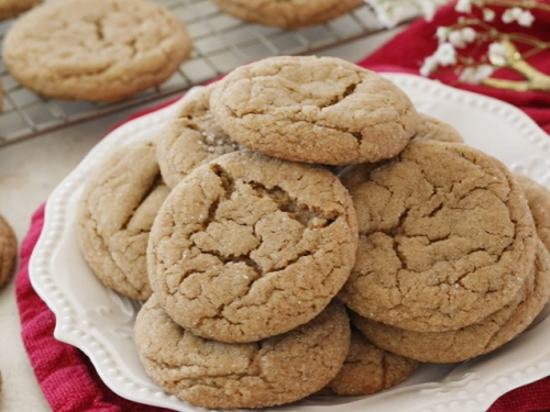 soft-baked gingersnap molasses cookies recipe