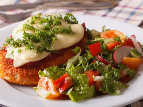 Chicken Parmigiana Recipe (Olive Garden Copycat), crispy breaded chicken drenched in marinara sauce and melted cheese